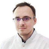 Врач Петров Максим Алексеевич